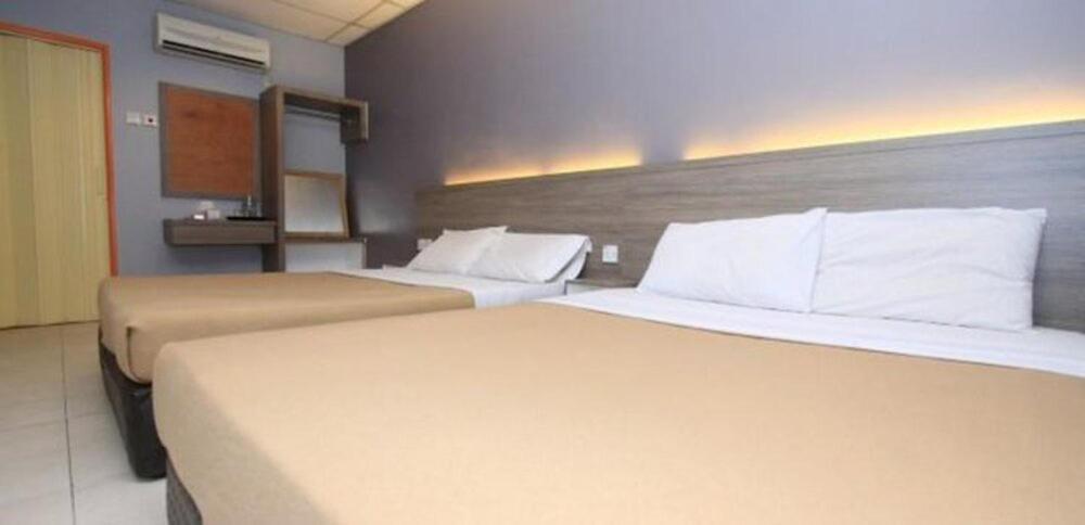 Yellow Mansion Hotel Malacca Екстер'єр фото